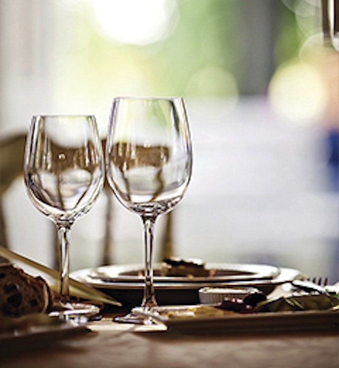 Dinner WineGlasses_144CMYK_Images_240x260.jpg