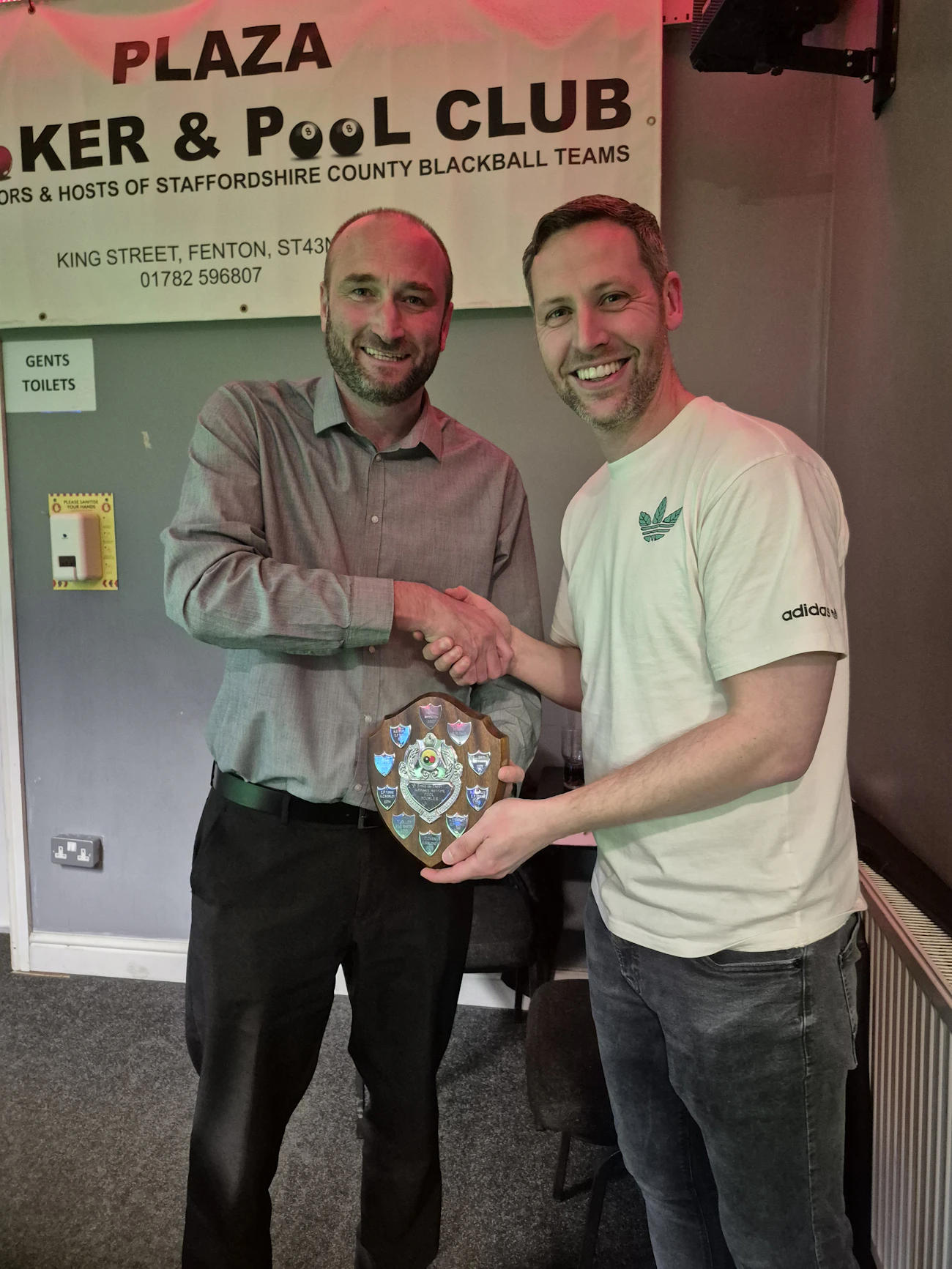 Winner Rob Harding with Simon Allman.jpg